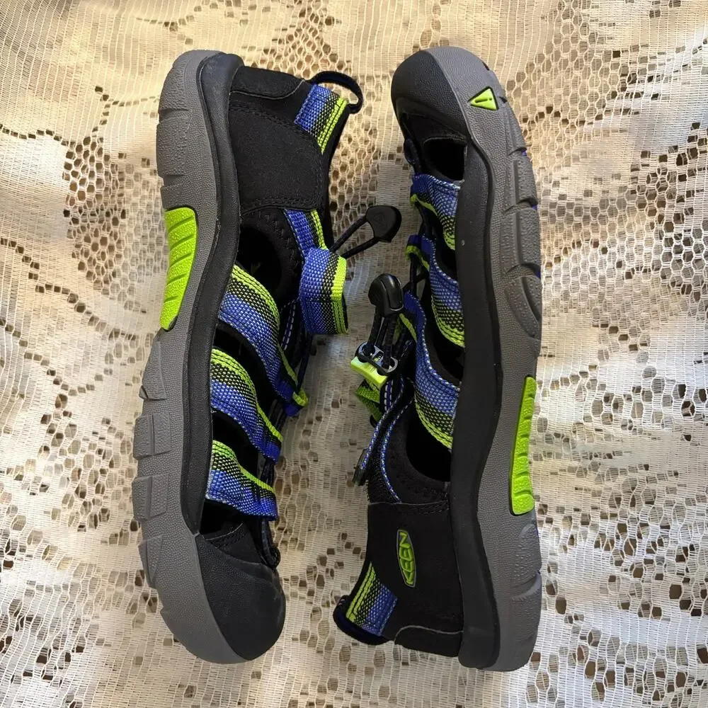 Keen Newport H2 Boy's Youth Size 7 Sandals